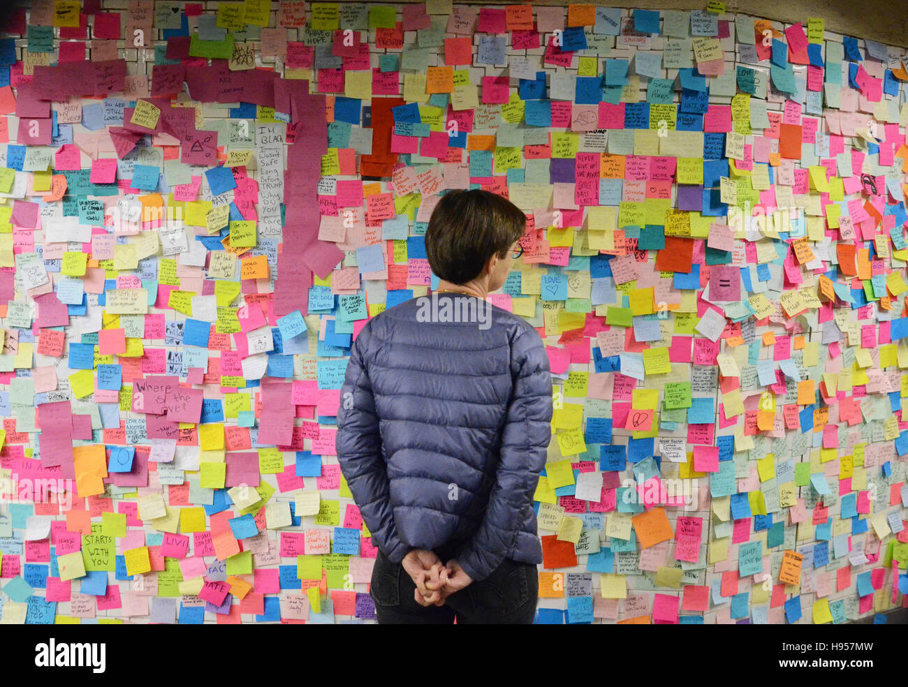 "U-Bahn-Therapie" Kunstprojekt am Union Square Simon Leigh New York 18. November 2016 Stockfoto