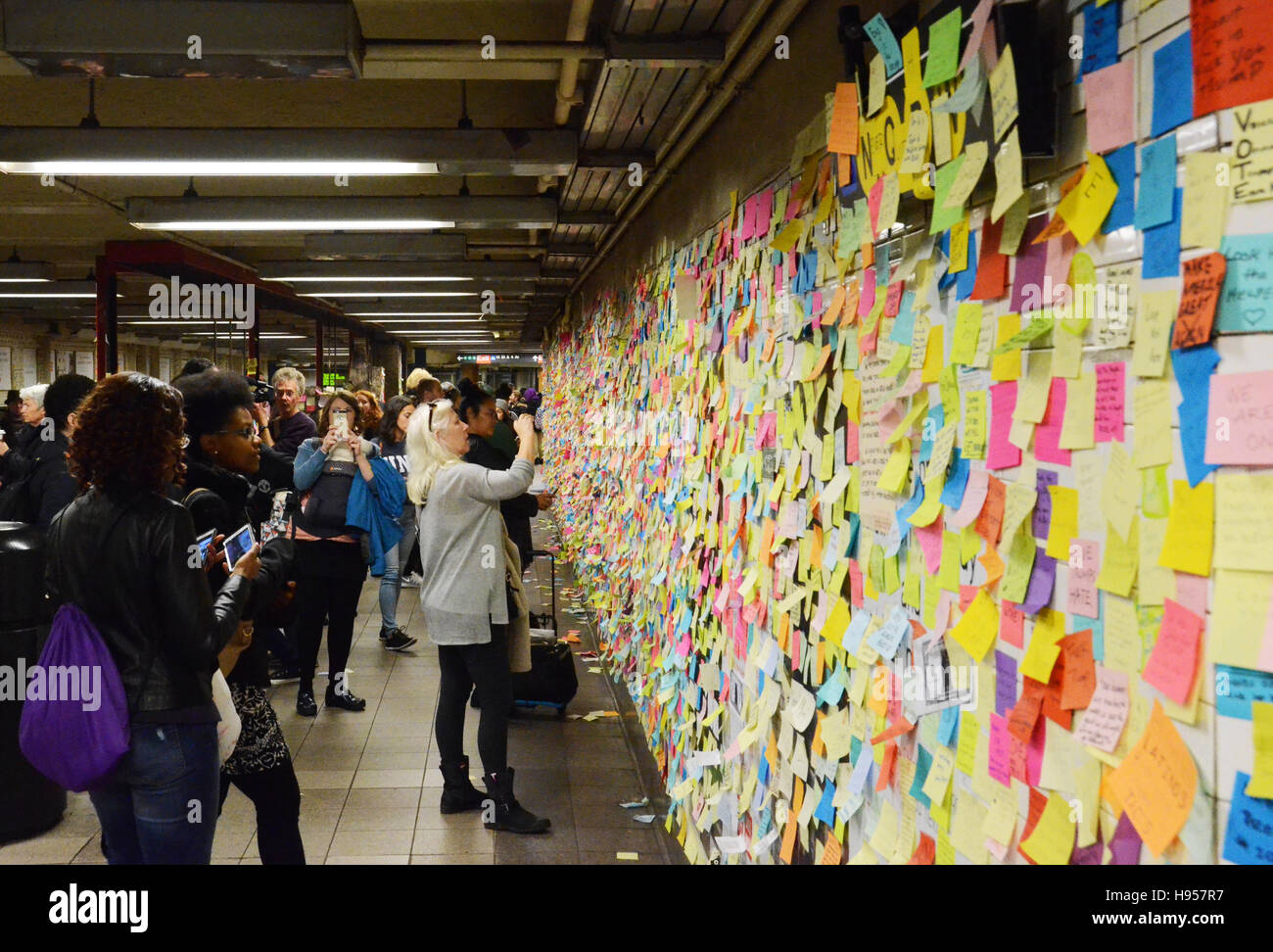 "U-Bahn-Therapie" Kunstprojekt am Union Square Simon Leigh New York 18. November 2016 Stockfoto