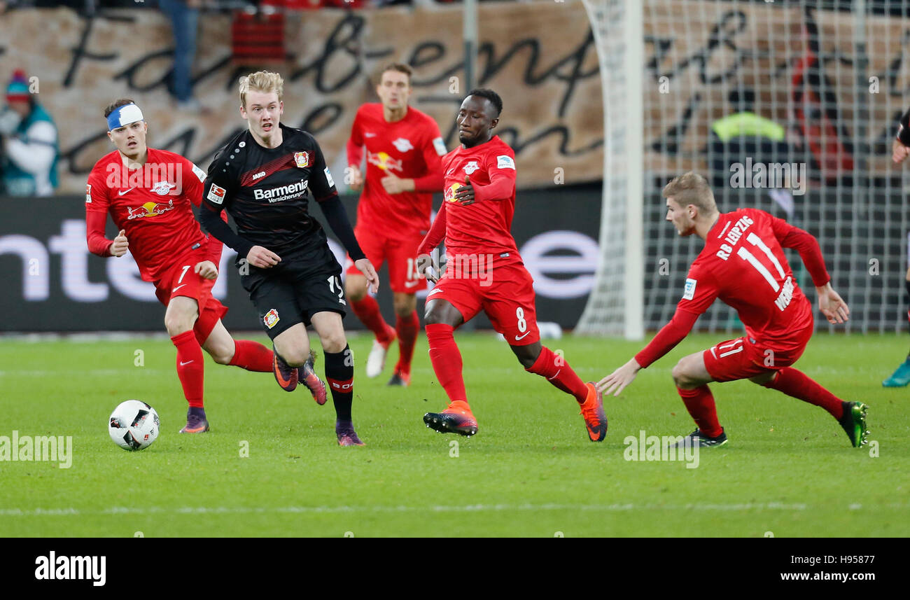 Leverkusen, Deutschland 18.11.2016, matchday11 der Bundesliga, Bayer 04 Leverkusen Vs RB Leipzig: Kampf um Höhle Ball VL Marcel Sabitzer (Leipzig), Julian Brandt (Leverkusen), Naby Deco Keita (Leipzig) und Timo Werner (Leipzig).          Bildnachweis: Jürgen Schwarz/Alamy Live-Nachrichten Stockfoto