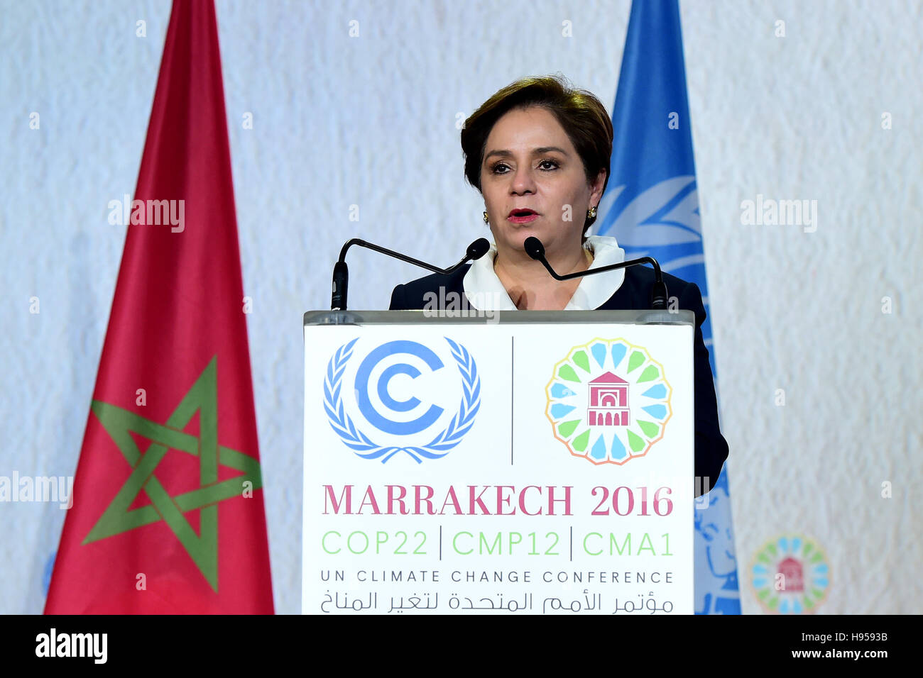 Marrakesch, Marokko. 19. November 2016. Patricia Espinosa, Exekutivsekretär des Rahmenübereinkommens der Vereinten Nationen über Klimaänderungen (UNFCCC), befasst sich mit der abschließenden Plenarsitzung der Klimakonferenz in Marrakesch, Marokko, Marrakesch am 19. November 2016. Die Konferenz der Vereinten Nationen über Klimaänderungen geschlossen hier frühen Samstagmorgen nach stundenlangen Verhandlungen, die schließlich über den Text auf die Ergebnisse Kompromiss. Bildnachweis: Zhao Dingzhe/Xinhua/Alamy Live-Nachrichten Stockfoto