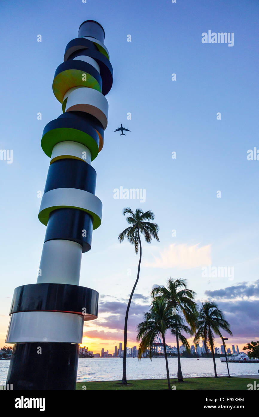 Miami Beach, Florida, South Pointe Park, Biscayne Bay, Leuchtturm, Skulptur, Tobias Rehberger, Sonnenuntergang, FL161113004 Stockfoto