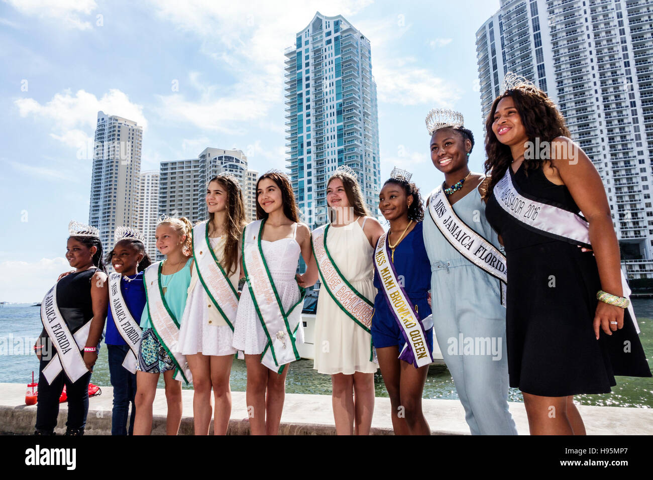 Miami Florida, Downtown Miami River Waterwalk Festival, Gewinner des Schönheitswettbewerbs, Miss JamaicaFlorida, Süden, Orange Bowl Queen, Besucher reisen tou Stockfoto