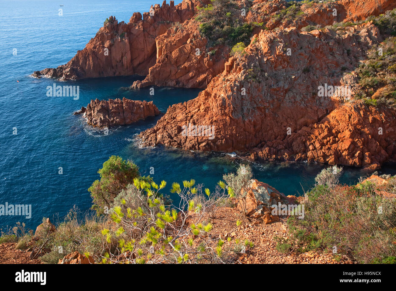 Esterel-Küste in der Nähe von St-Raphael, Frankreich Stockfoto