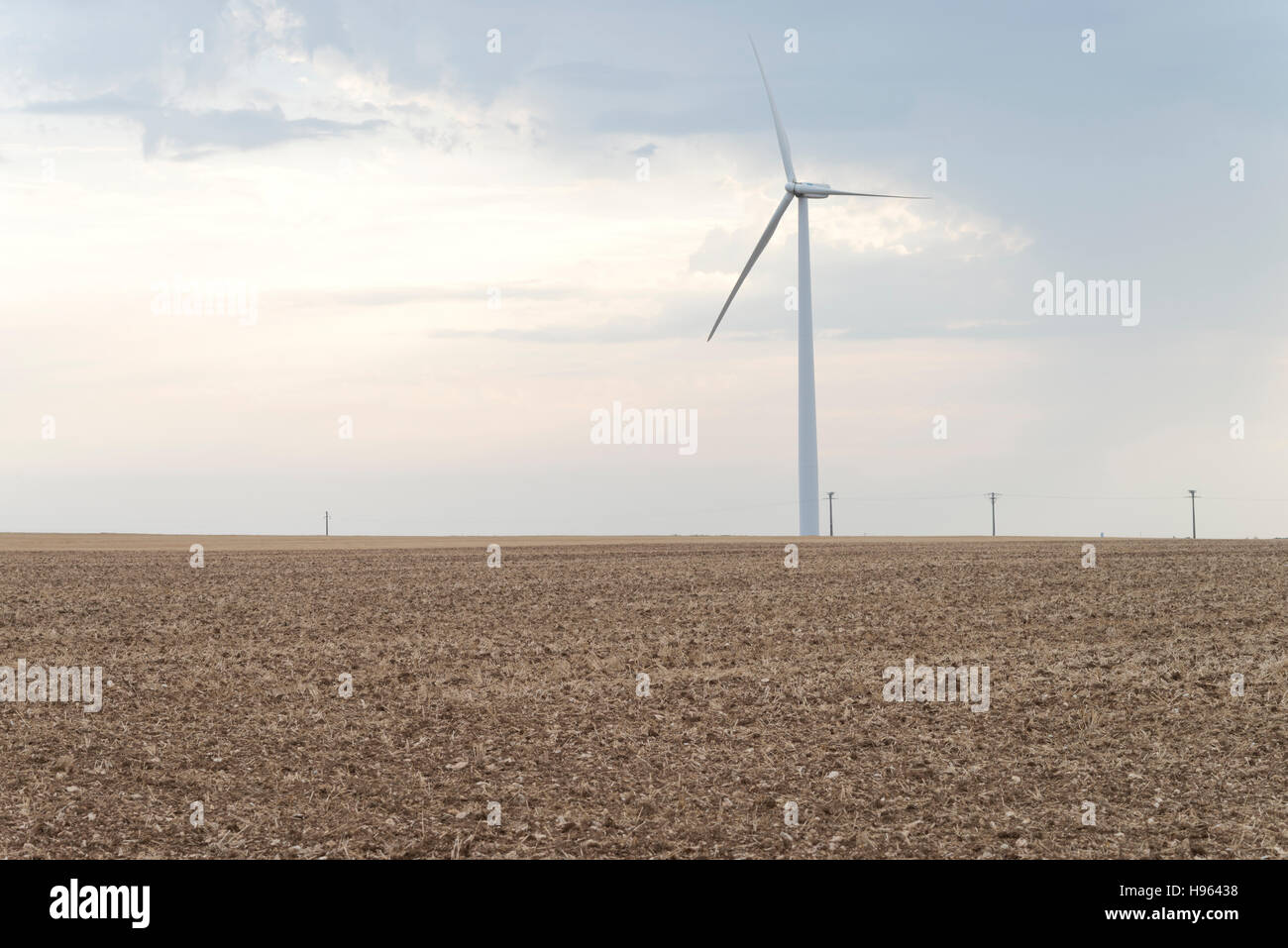 Windkraftanlage im Bereich Landwirtschaft Stockfoto