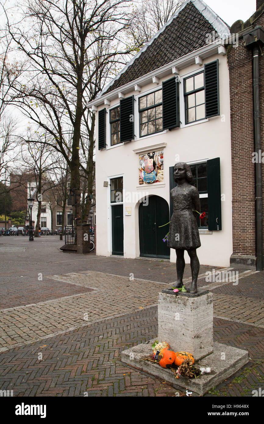 Statue von Anne Frank (1929-1945) in Utrecht, Niederlande. Stockfoto