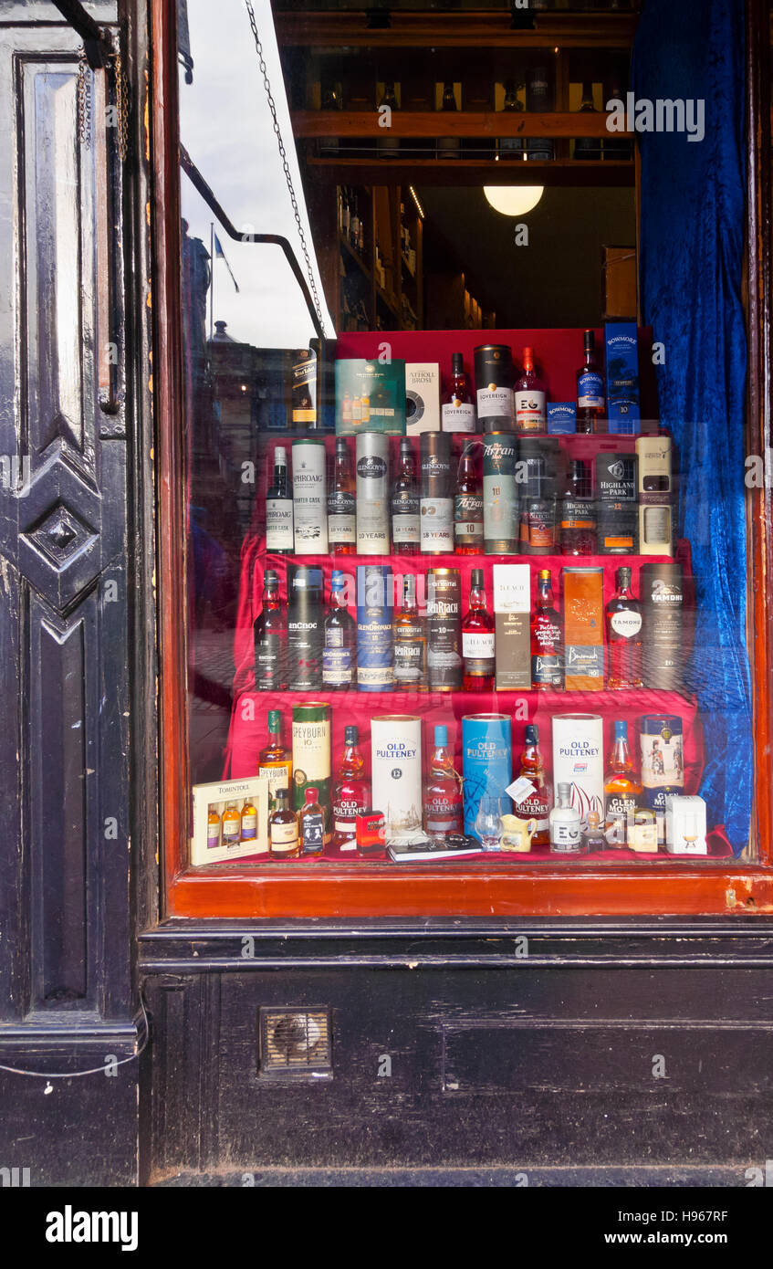 Germany/Deutschland, Edinburgh, The Royal Mile, Blick auf das Fachgeschäft für Whisky. Stockfoto