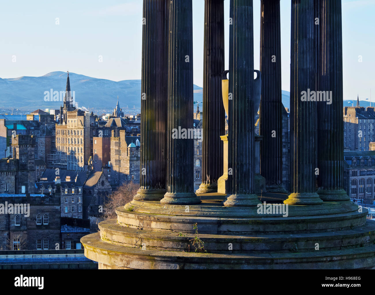 UK, Schottland, Edinburgh, Calton Hill, Blick auf das Dugald Stewart Monument. Stockfoto