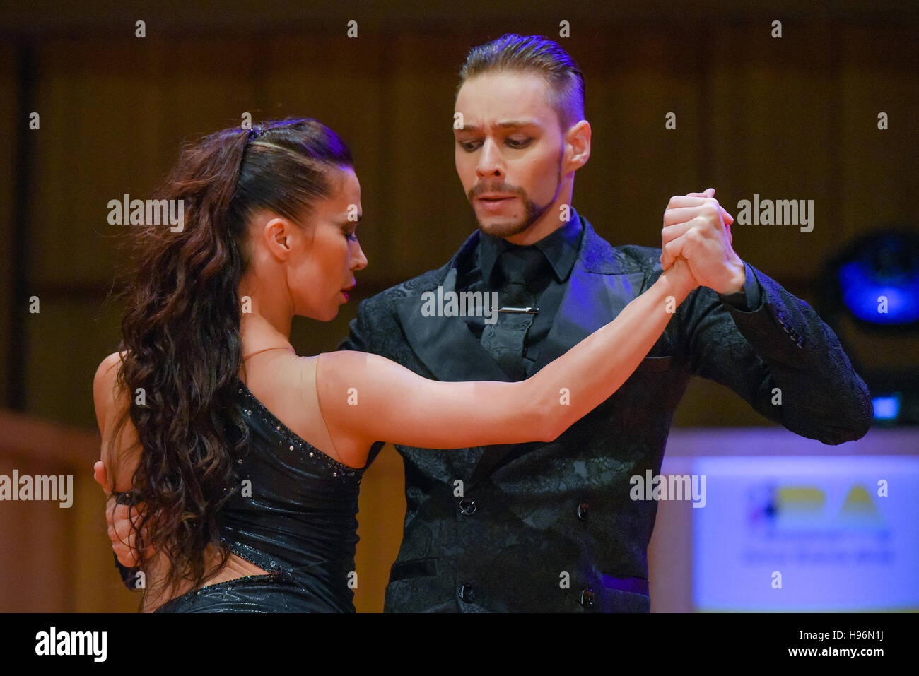 Buenos Aires, Argentinien. 28. August 2016. Tanzpaar Kuznetsov Dmitriy und Nikolaeva Olga teilnehmen an den Tango Dance World Cup. Stockfoto
