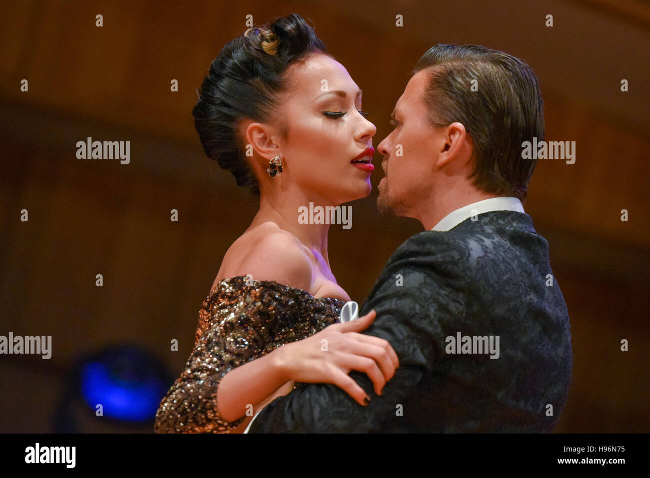 Buenos Aires, Argentinien. 28. August 2016. Tanzpaar Vasin Dmitriy und Khamzina Sagdina teilnehmen an den Tango Dance World Cup. Stockfoto