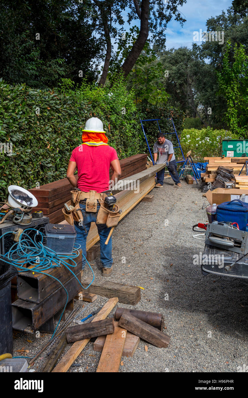 Bauarbeiter, Bauholz, stapeln, Rutherford, Napa Valley, Napa County, Kalifornien Stockfoto