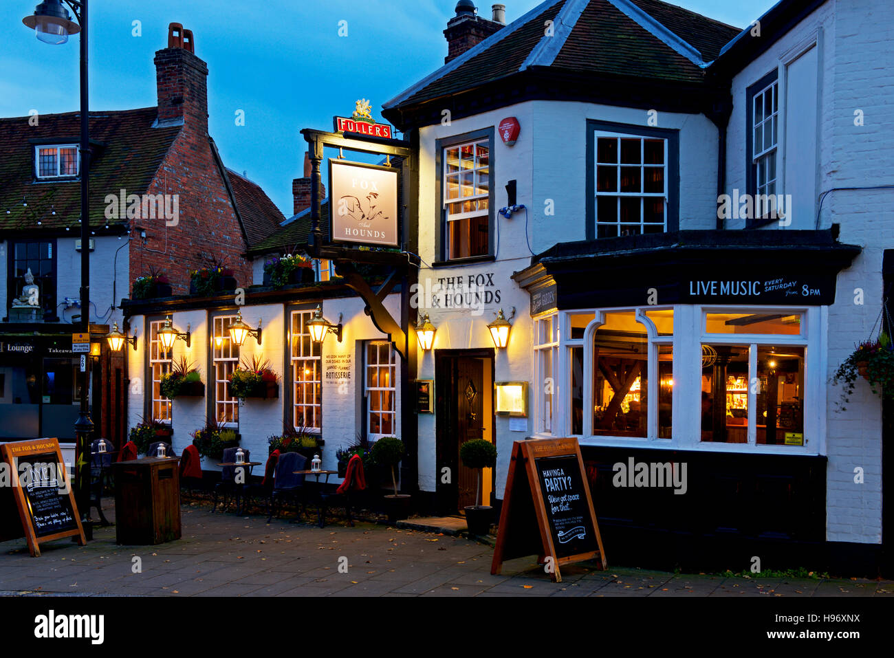 Der Fox & Hounds Pub in Lyndhurst, Hampshire, England UK Stockfoto