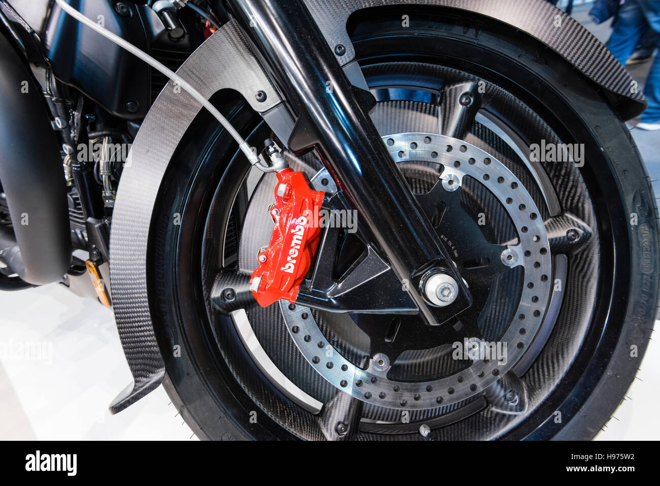 Zürich, Schweiz - 21. Februar 2016: Vorderrad und Brembo Bremsanlage von  Moto Guzzi MGX-21 Motorrad ausgestellt auf größte Motorradmesse Swiss Moto  Zürich, Schweiz Stockfotografie - Alamy