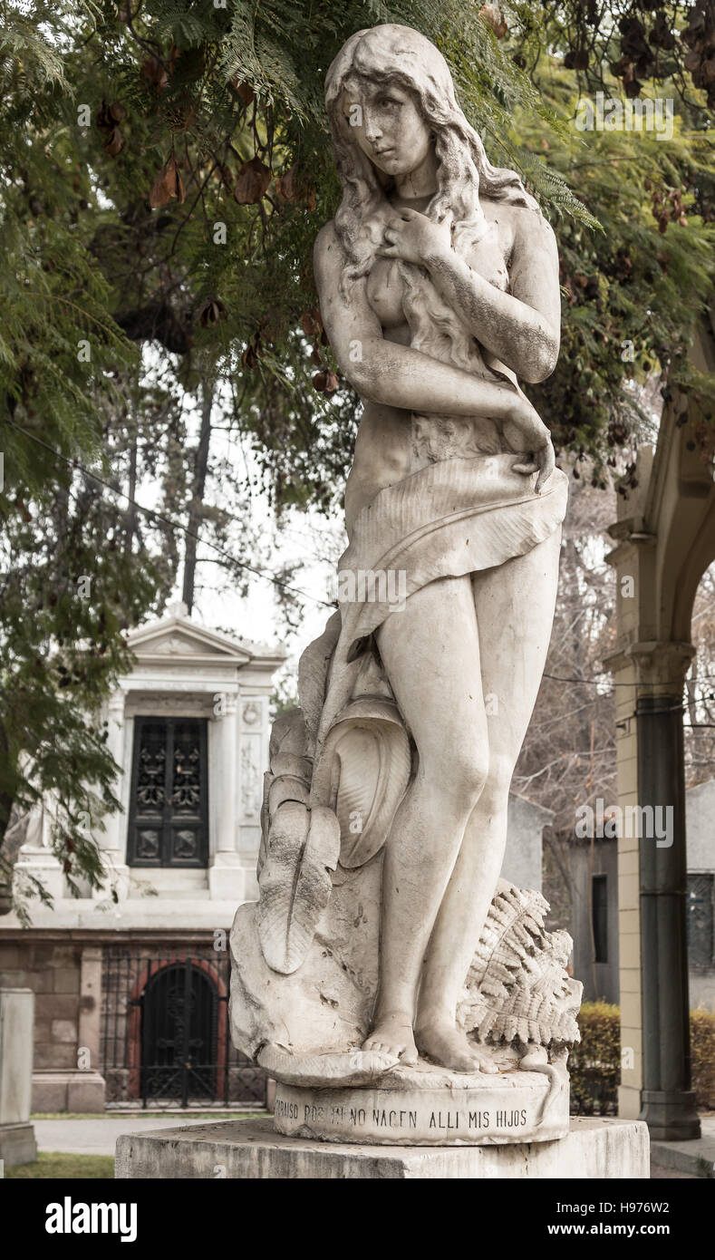 Statue auf dem Nationalfriedhof (Cementerio General de Santiago), Santiago, Chile Stockfoto