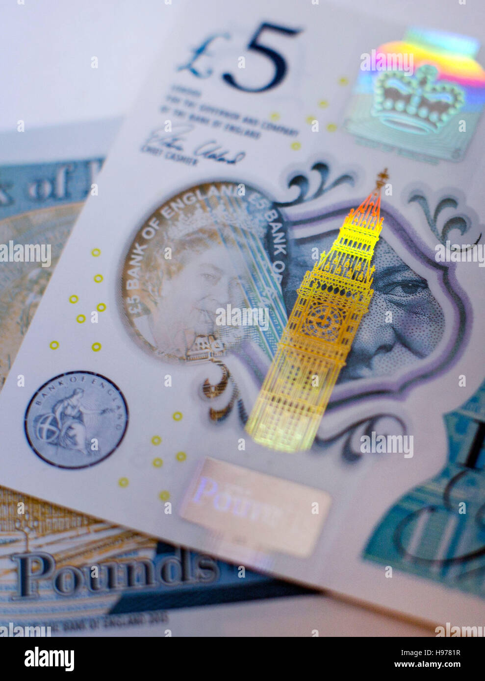 Neue fünf-Pfund Hinweis Funktionen Porträt von Winston Churchill des kanadischen Fotografen Karsh, London Stockfoto