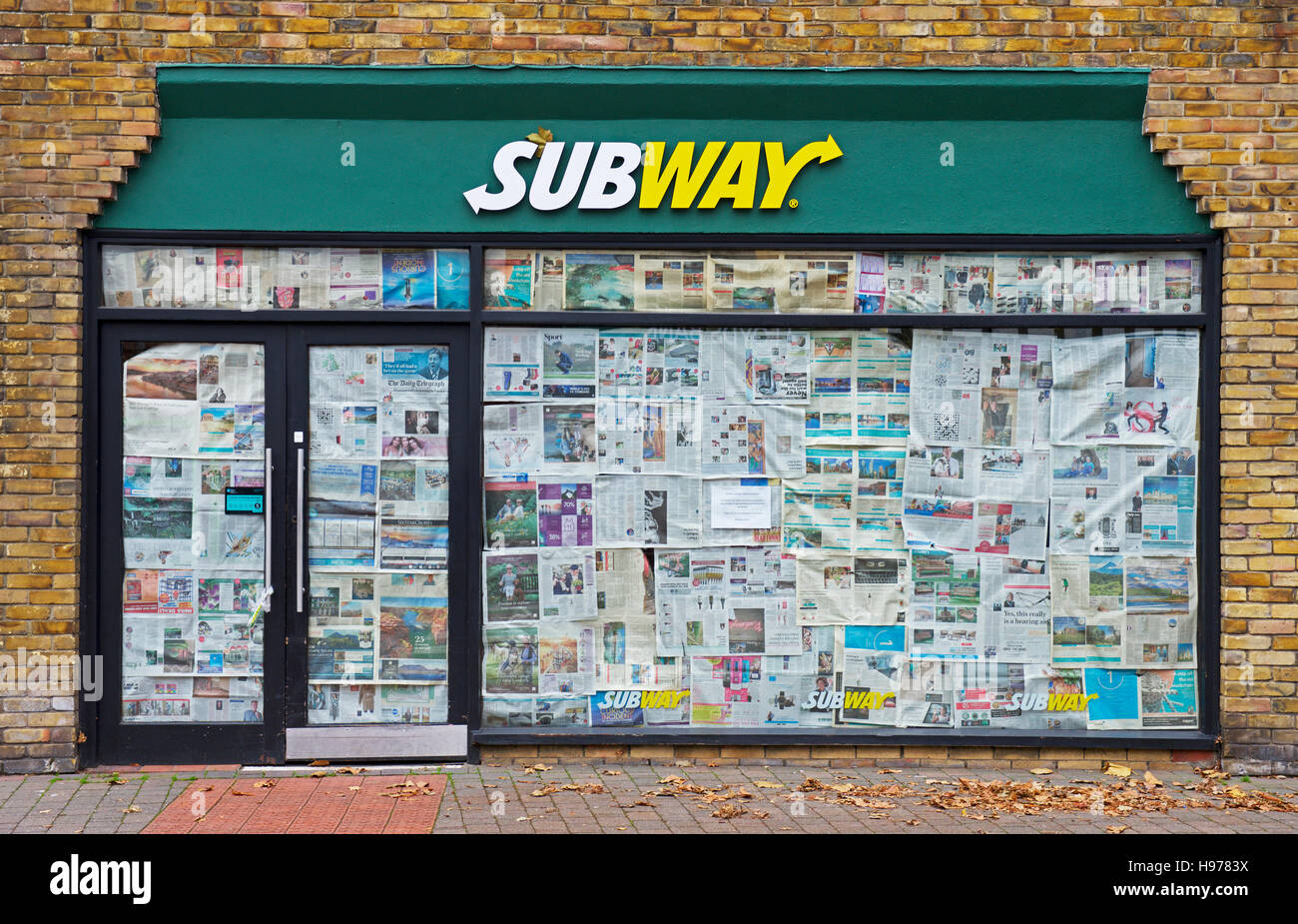 Filiale von Subway Sandwich zum mitnehmen, jetzt geschlossen, England UK Stockfoto