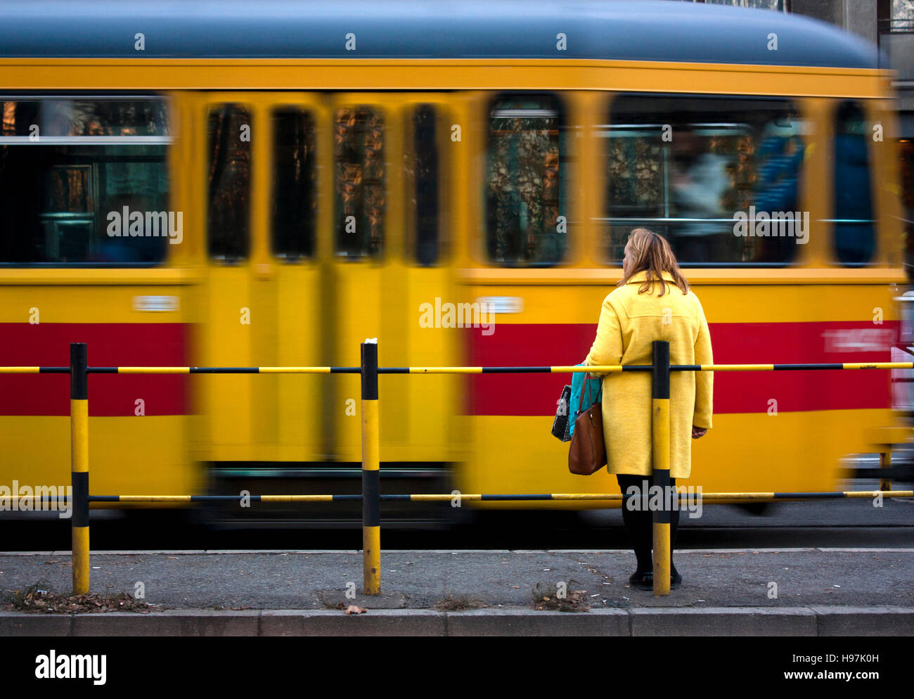 Ich Muss Die Straßenbahn Vorbeilassen www.alamy.de