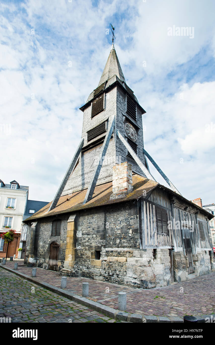 Bell Turm der St.-Katharinen-Kirche in Honfleur auf der Côte Fleurie in der Normandie, Frankreich Stockfoto