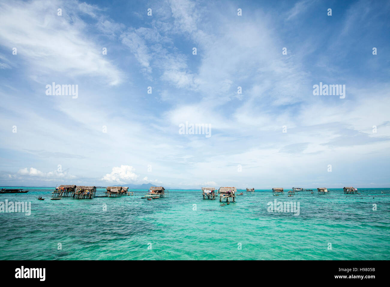 Sea Gypsy Billage in der Mitte des Meeres, Stockfoto