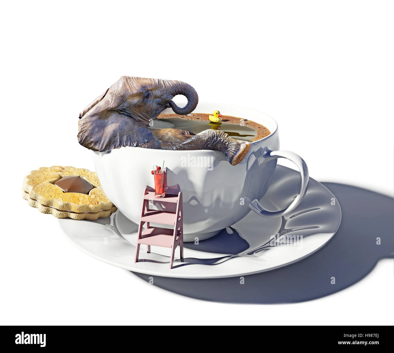 die Tasse Tee als Badewanne und Elefanten im Inneren. Foto-Kombination-Konzept Stockfoto