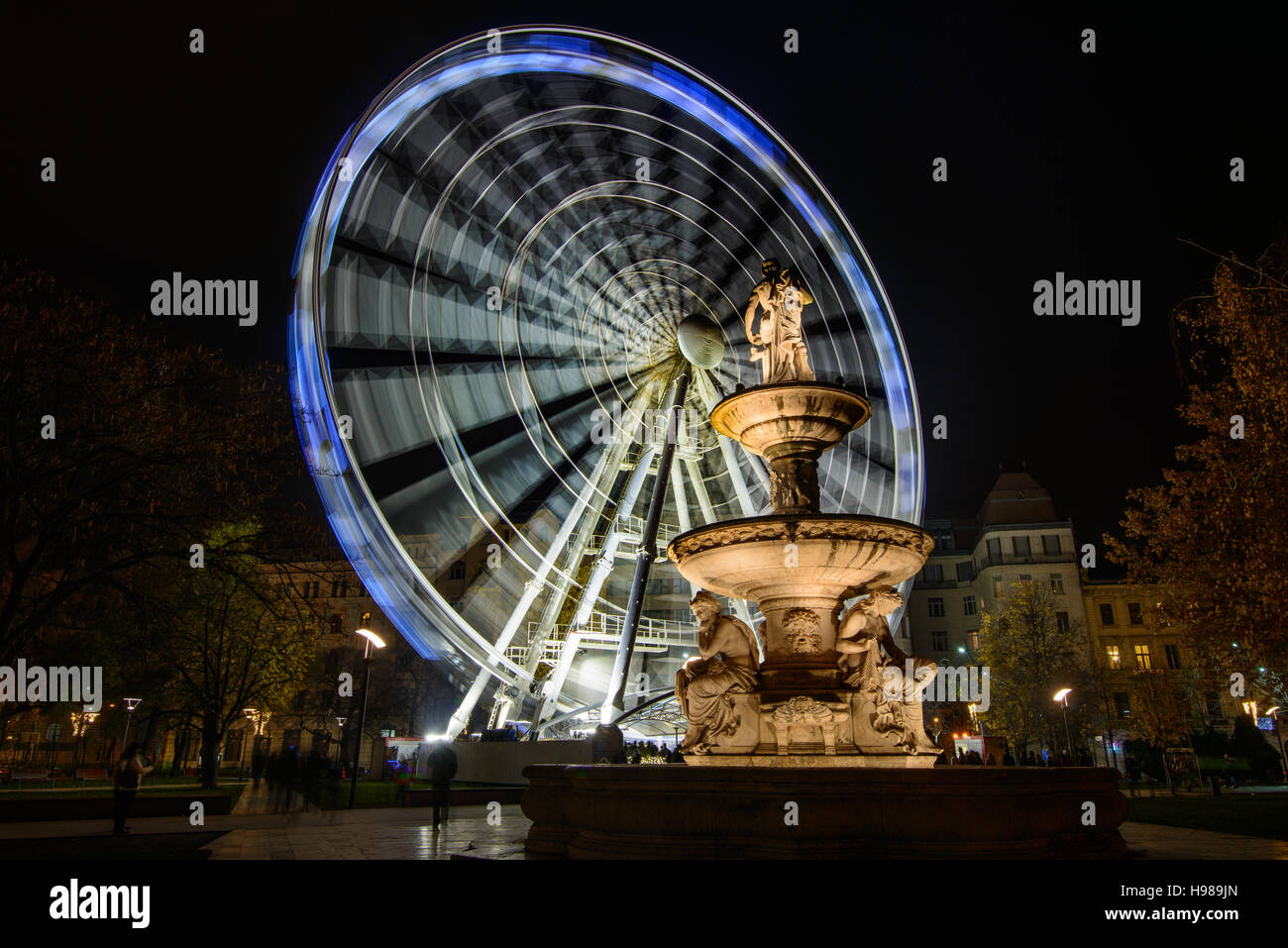 Riesenrad von Budapest bei Nacht Stockfoto