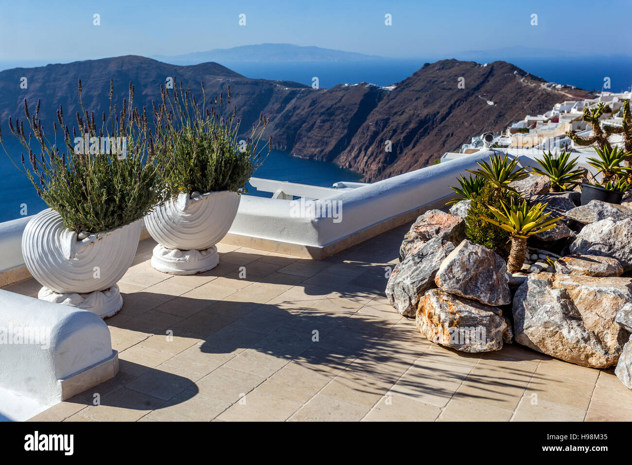 Terrasse, Santorin, Kykladen, Griechenland, Europa Stockfoto
