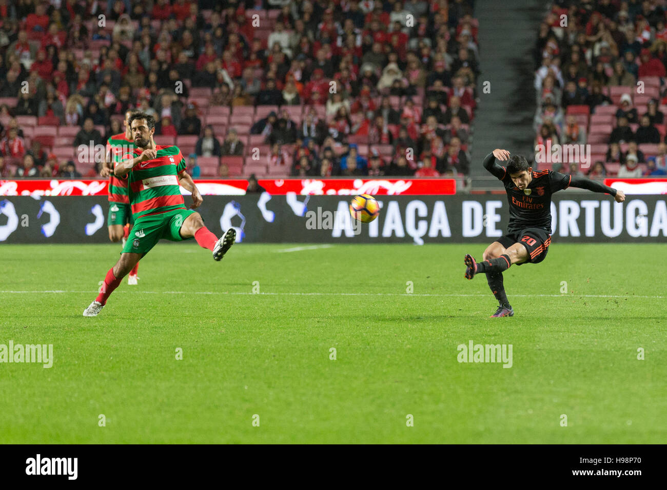 19. November 2016. Lissabon, Portugal. Benfica die portugiesische weiterleiten Goncalo Guedes (20) in Aktion während des Spiels SL Benfica gegen CS Maritimo Credit: Alexandre de Sousa/Alamy Live News Stockfoto