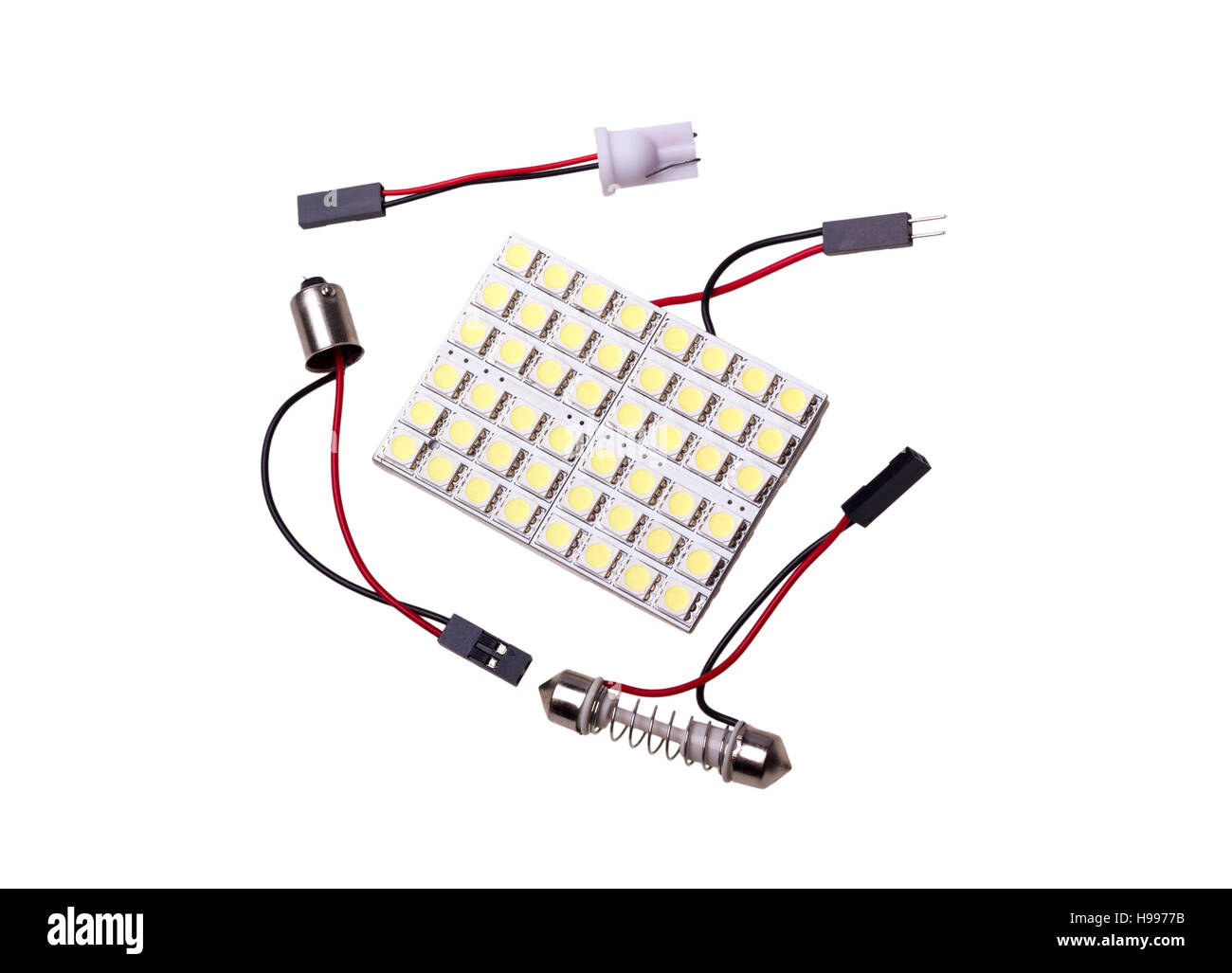 Beleuchtung mit 48 LED Glühbirne in Auto-Salon und Adapter für Auto Glühbirnen auf weißem Hintergrund zu ersetzen Stockfoto