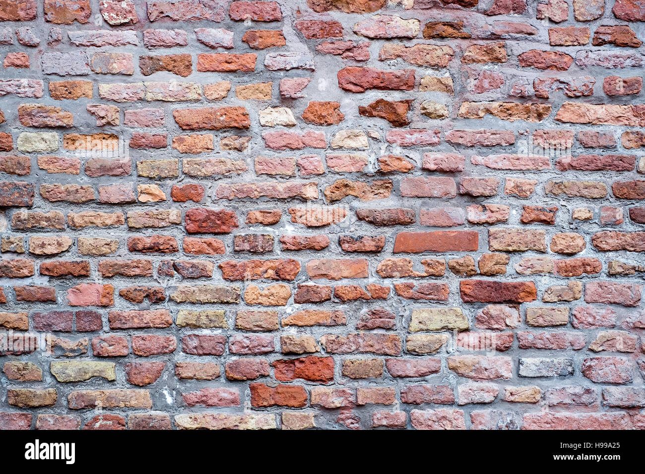 alte restaurierte traditionelle Mauer Stockfoto