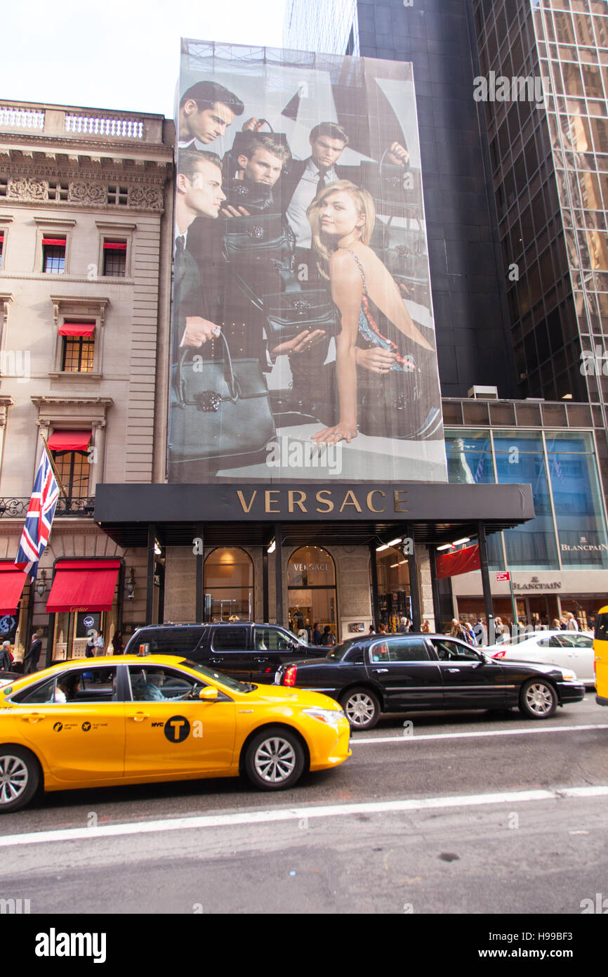 Versace-Shop, 5th Avenue, Manhattan, New York City, Vereinigte Staaten von Amerika. Stockfoto