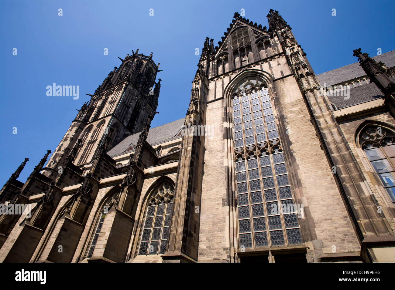 Deutschland, Ruhrgebiet, Duisburg, die gotische Salvator-Kirche. Stockfoto