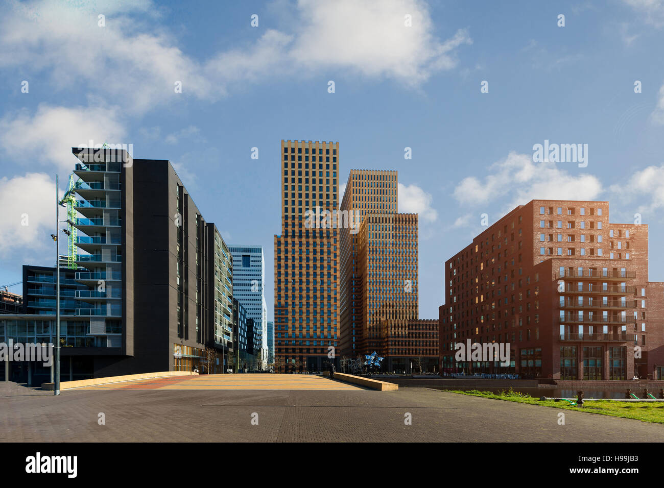 Amsterdamer Geschäftsviertel mit Bürogebäude in Amsterdam Zuid, Amsterdam, Niederlande. Stockfoto