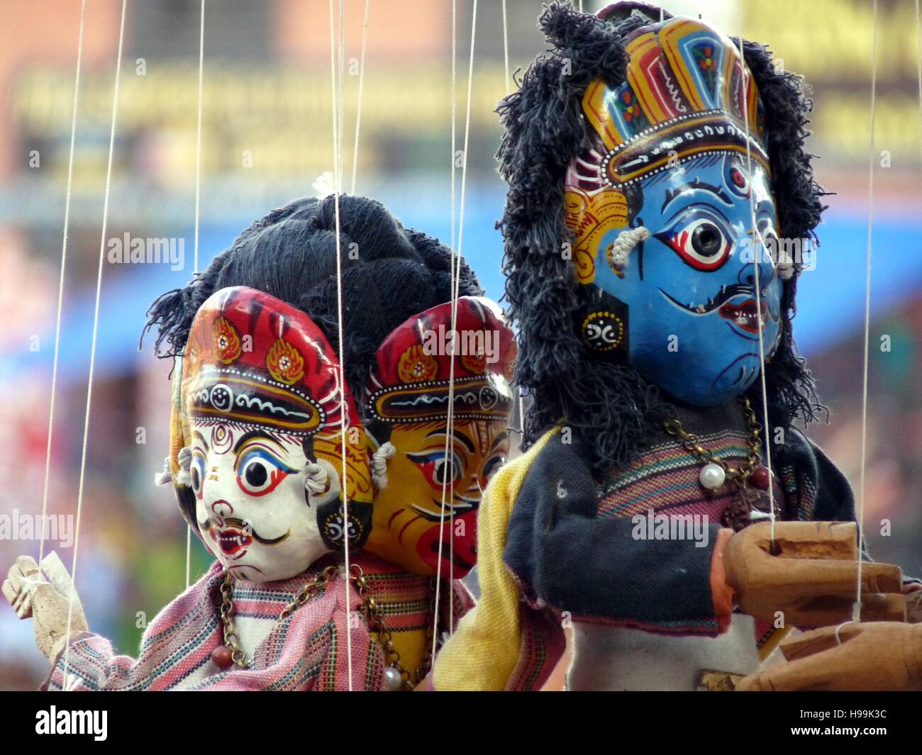 Traditionell, aus Holz, handgemacht, bunt bemalten Marionetten aus Nepal Stockfoto