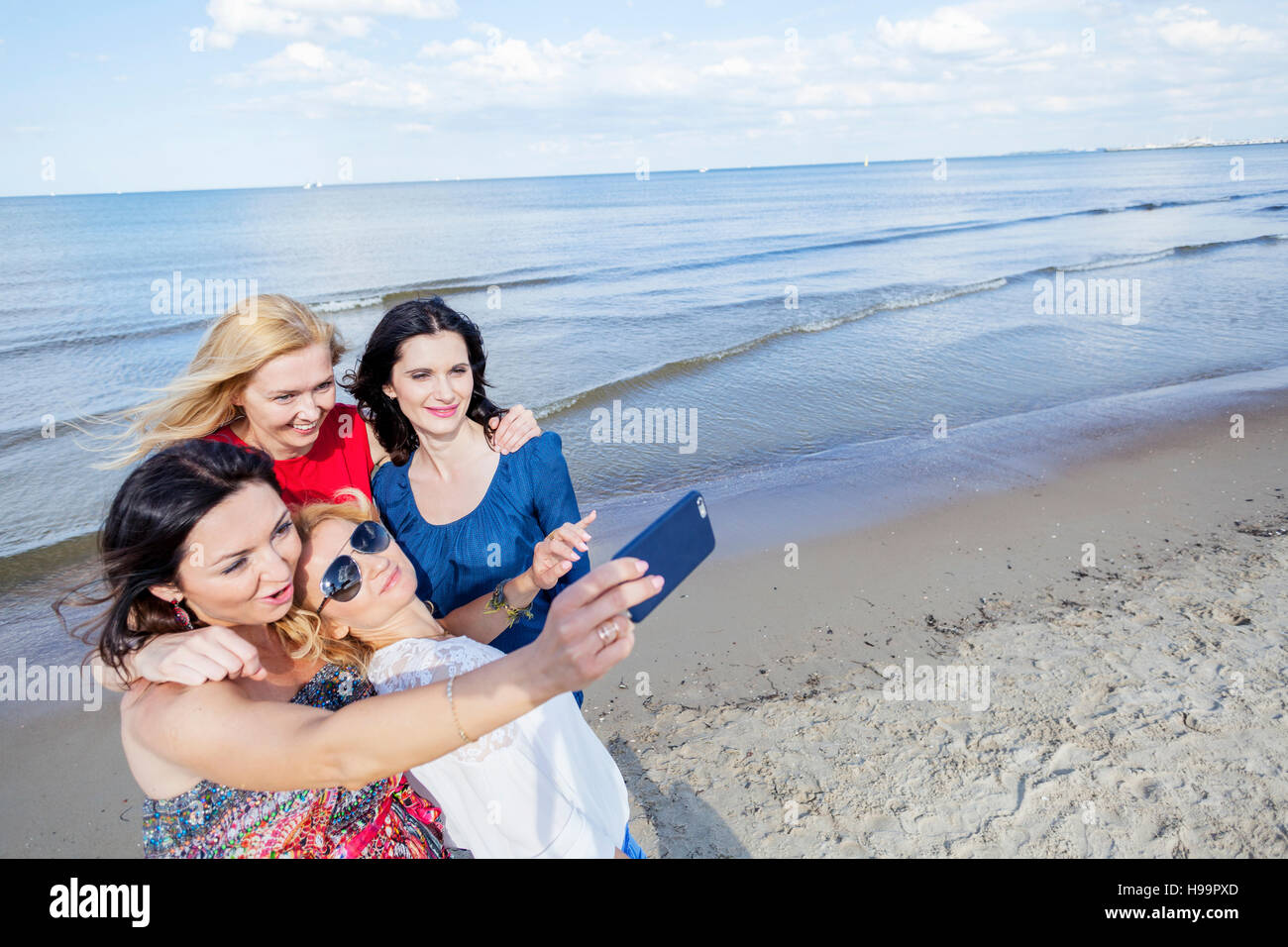 Frauen am Strand, ein Selbstporträt Stockfoto