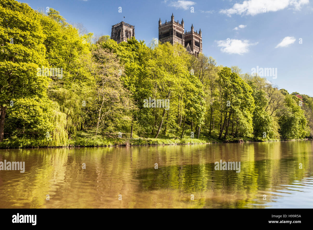 Der Fluss tragen und Durham Kathedrale. Stockfoto