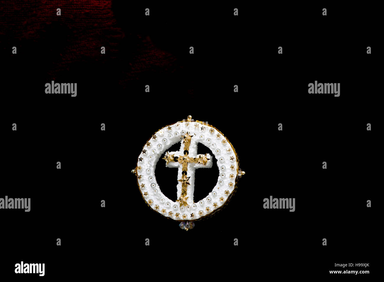 Ewige Kreuz Styropor handgemachte Weihnachtsdekorationen Stockfoto