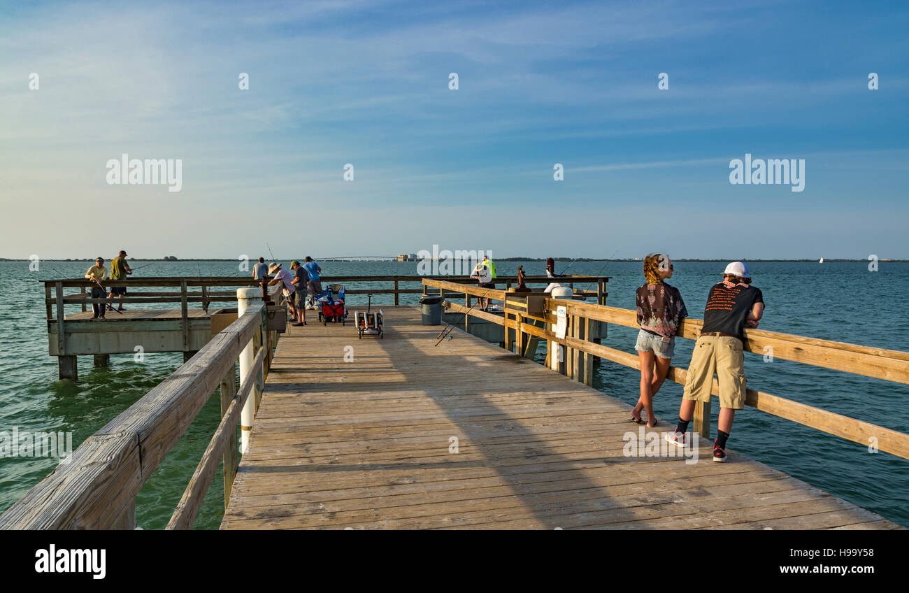 Sanibel Island, Florida Fishing Pier, am späten Nachmittag Stockfoto