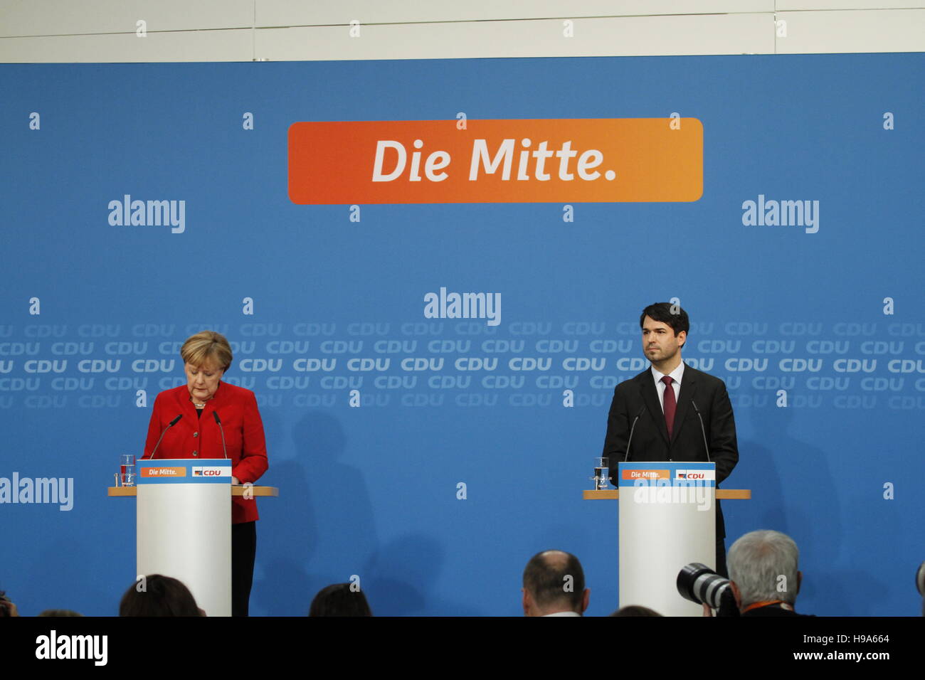 Berlin, Deutschland. 20. November 2016. Anlässlich der CDU Bundesrat Präsidentschaft am 20. und 21. November 2016 in der Konrad-Adenauer-Haus wird die CDU Bundespräsidenten ihre Kandidatur für die vierte Amtszeit als Kanzler auf einer Pressekonferenz bekannt geben. Das Bild zeigt Angela Merkel © Simone Kuhlmey/Pacific Press/Alamy Live News Stockfoto