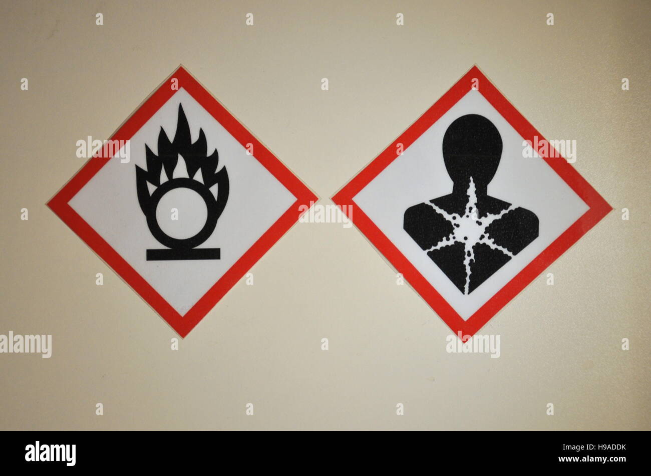 Neue Kennzeichnung von Gefahrstoffen, Gesundheit, Sicherheit, Schutz, Chemikalien Stockfoto