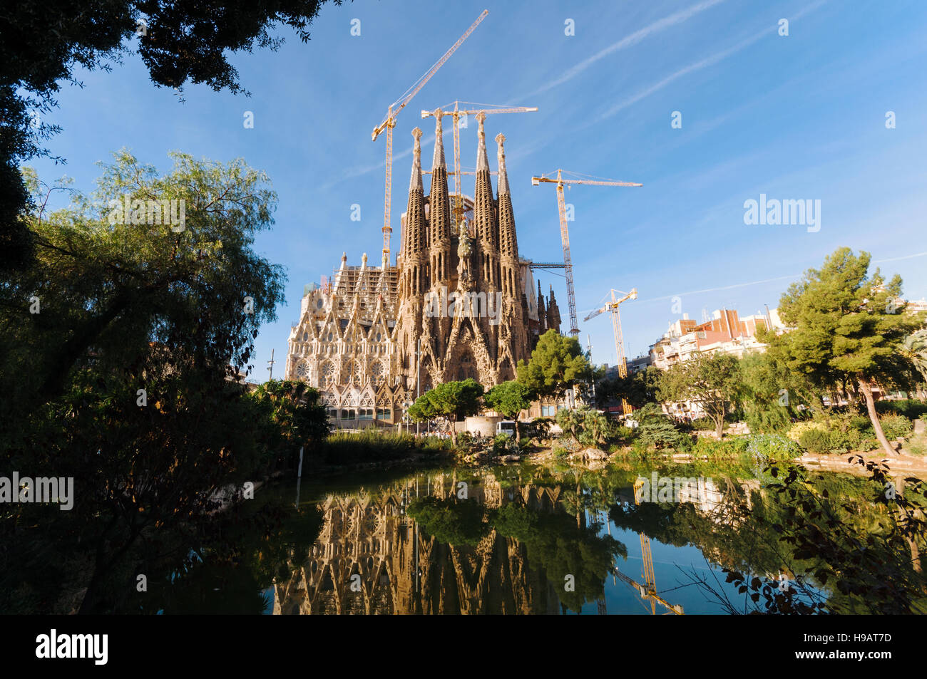 Barcelona, Spanien-10. Oktober 2011: La Sagrada Familia, die Kathedrale, entworfen von Antoni Gaudi, die seit 19. März 1882 gebaut ist Stockfoto