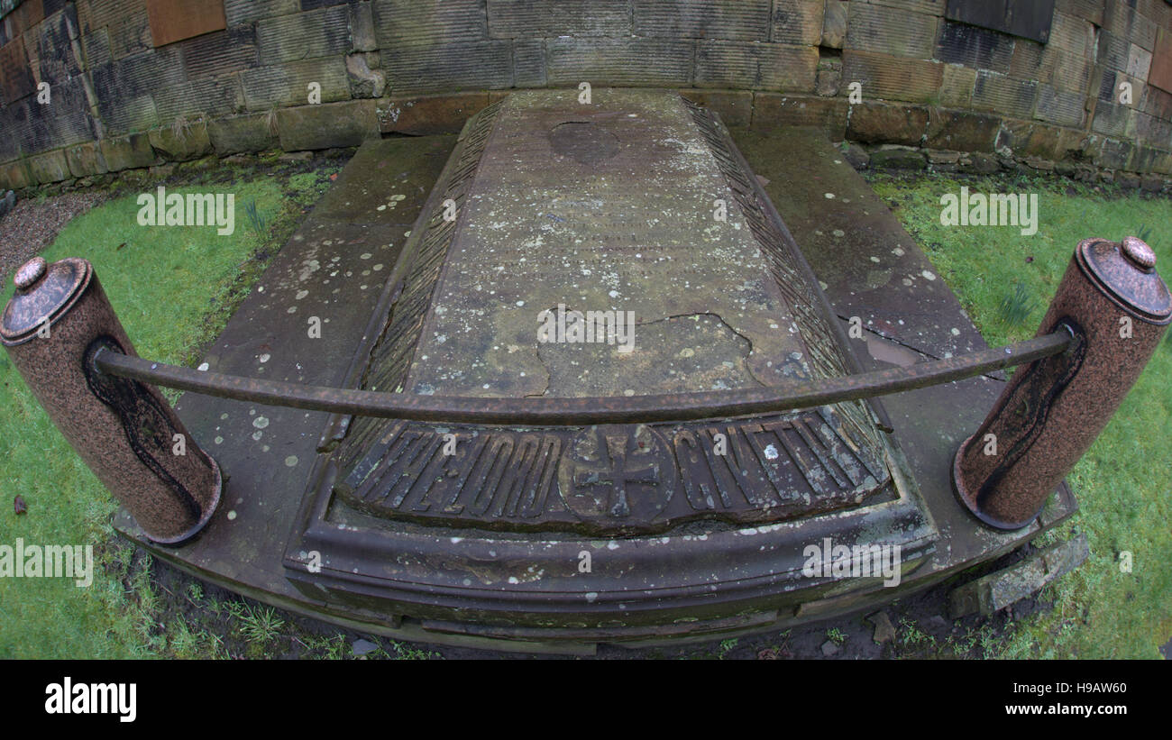 Gräber, die geschützt sind, um zu stoppen, schwerer Raub in viktorianischen Zeiten Ramshorn Friedhof ist ein Friedhof in Schottland Stockfoto