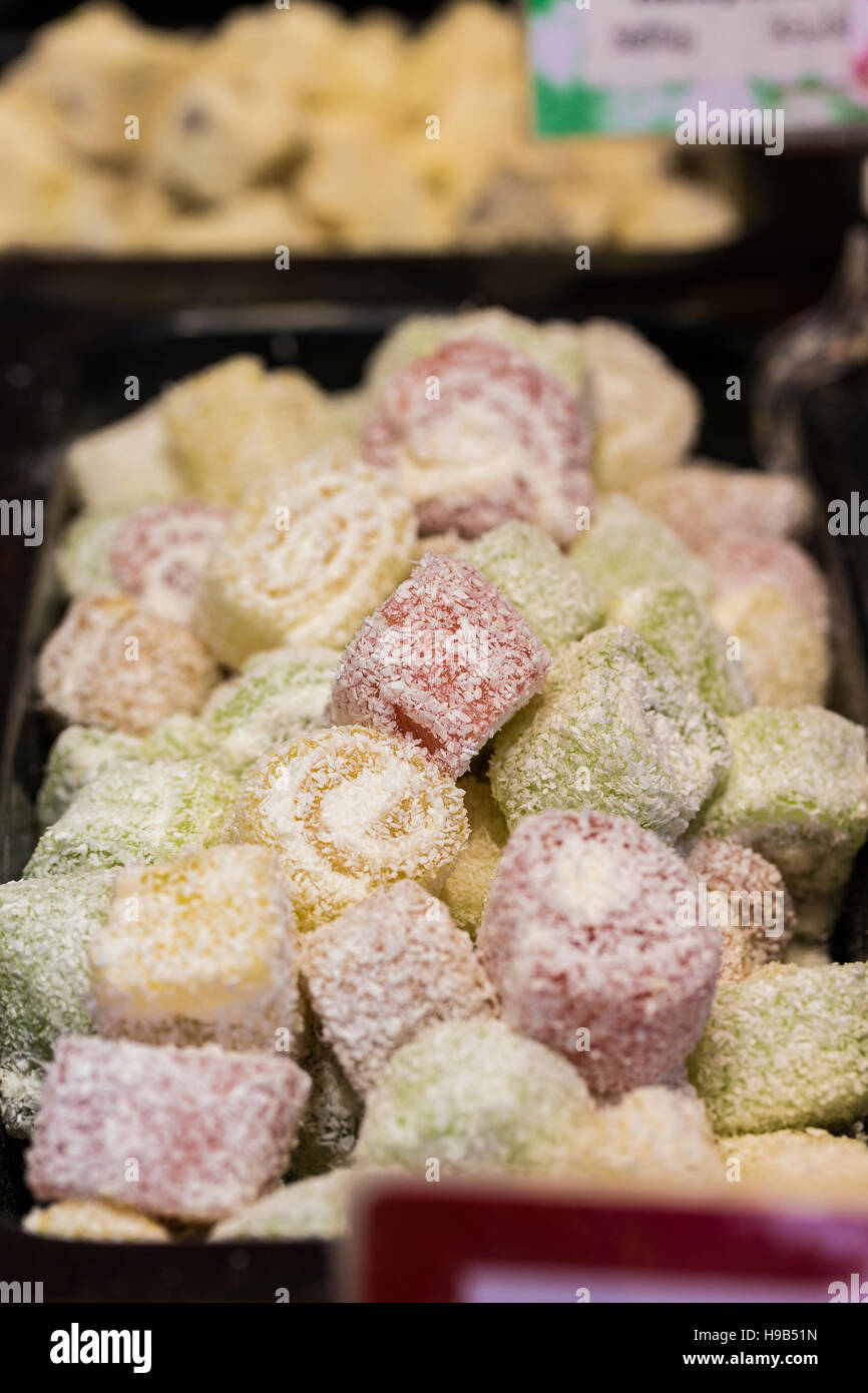 Zucker verkrustet Bonbons in Ablage am handwerklichen Weihnachtsmarkt Stockfoto