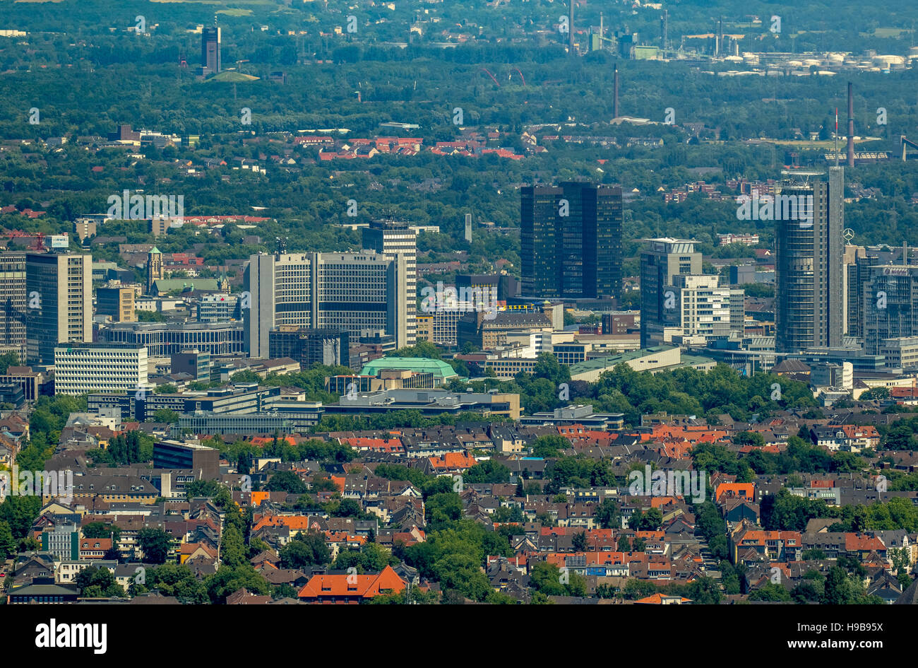 Luftaufnahme, Rüttenscheid mit Skyline von Essen, Essen, Ruhr District, North Rhine-Westphalia, Deutschland Stockfoto