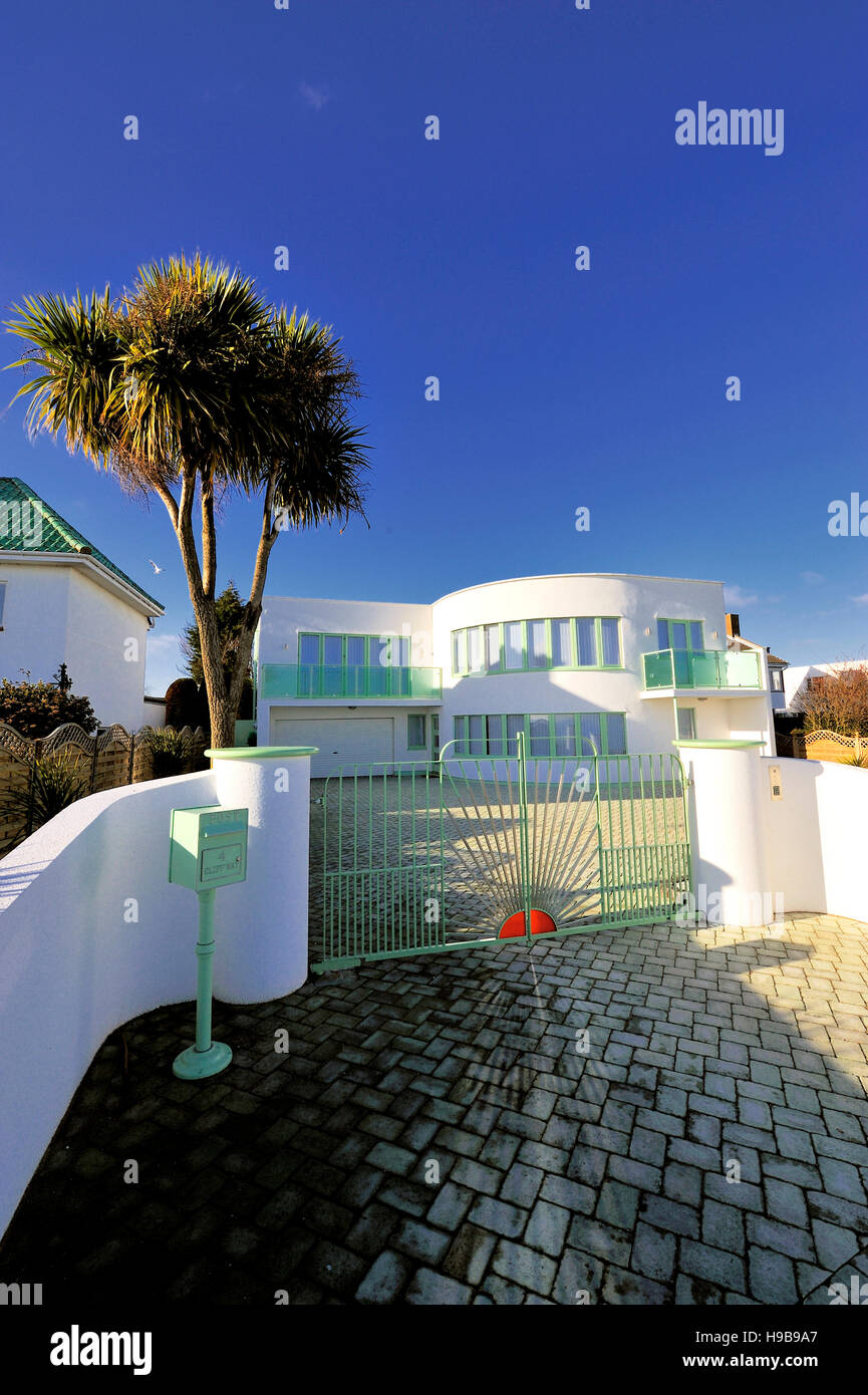 Ein Art-Deco-Haus am Frinton, Essex, England, Großbritannien, Europa Stockfoto