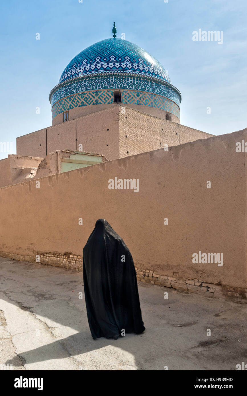 Frau zwölf Imam Mausoleum Yazd im Iran Stockfoto