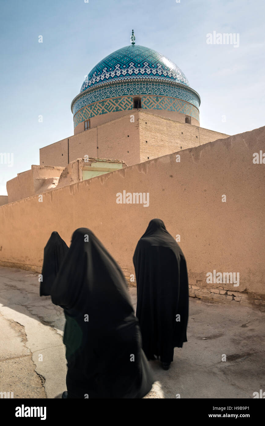 Frauen zwölf Imam Mausoleum Yazd im Iran Stockfoto