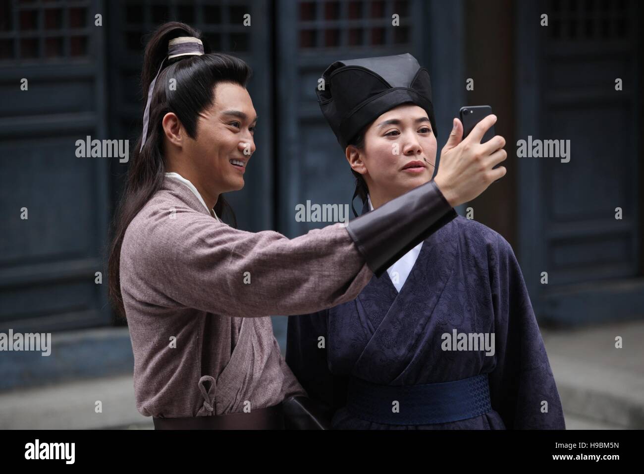 Shanghai, China. 21. November 2016. Julian Cheung besucht Hunan TV-Reality-Show in Shanghai, China am 21. November 2016. © TopPhoto/Alamy Live-Nachrichten Stockfoto