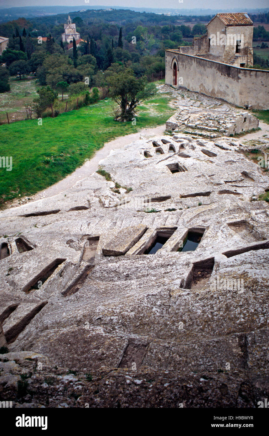Frankreich, Provence, Arles, Montmajour Abtei, Felsengräber oder Nekropole Stockfoto