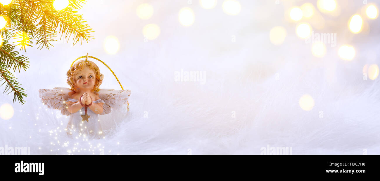 Weihnachten Hintergrund mit Weihnachtsbaum und Urlaub Ornament auf weißem Hintergrund Stockfoto