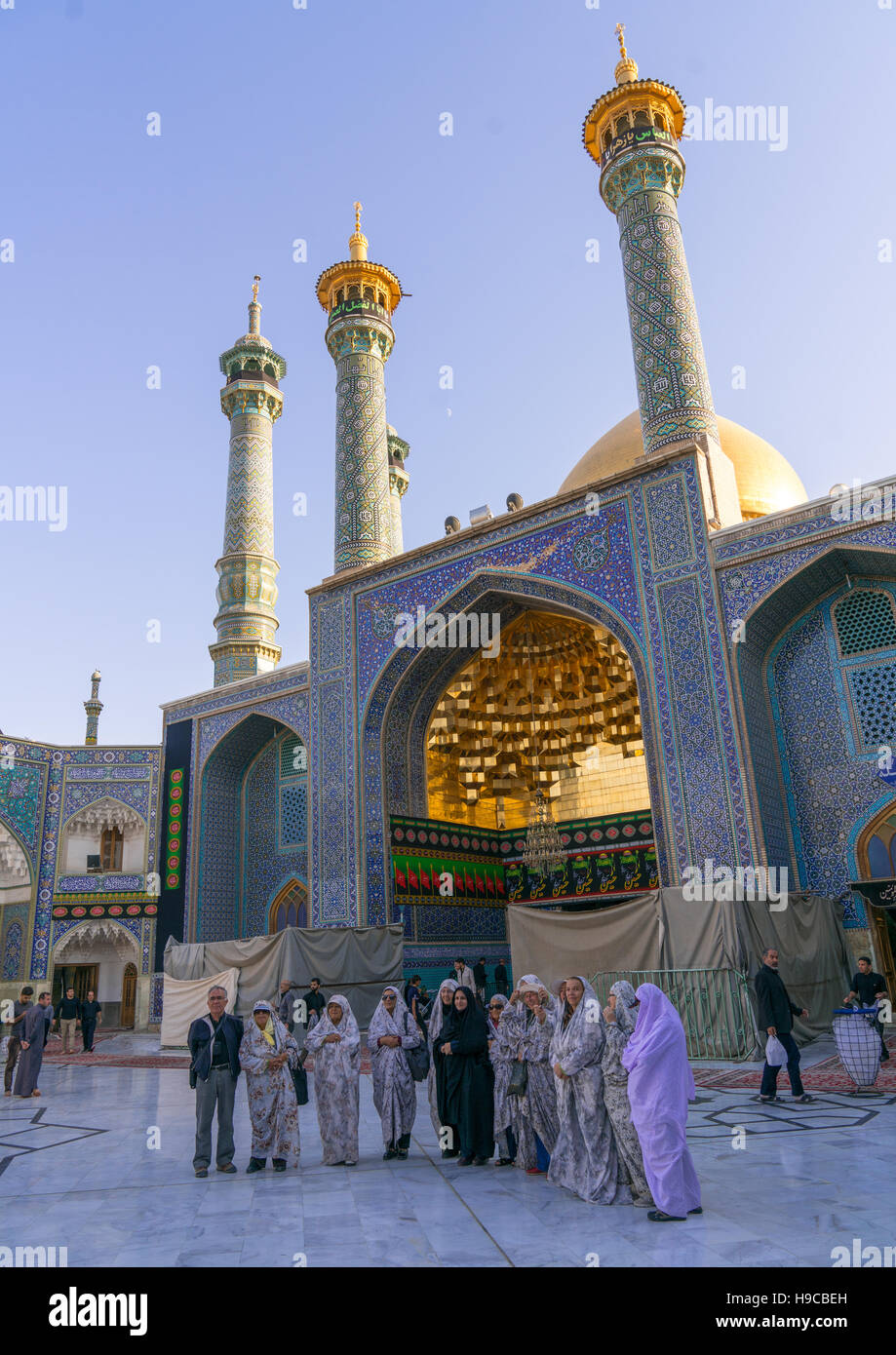 Touristen in Fatima al-Masumeh Schrein während Muharram, zentrale Grafschaft, Qom, Iran Stockfoto