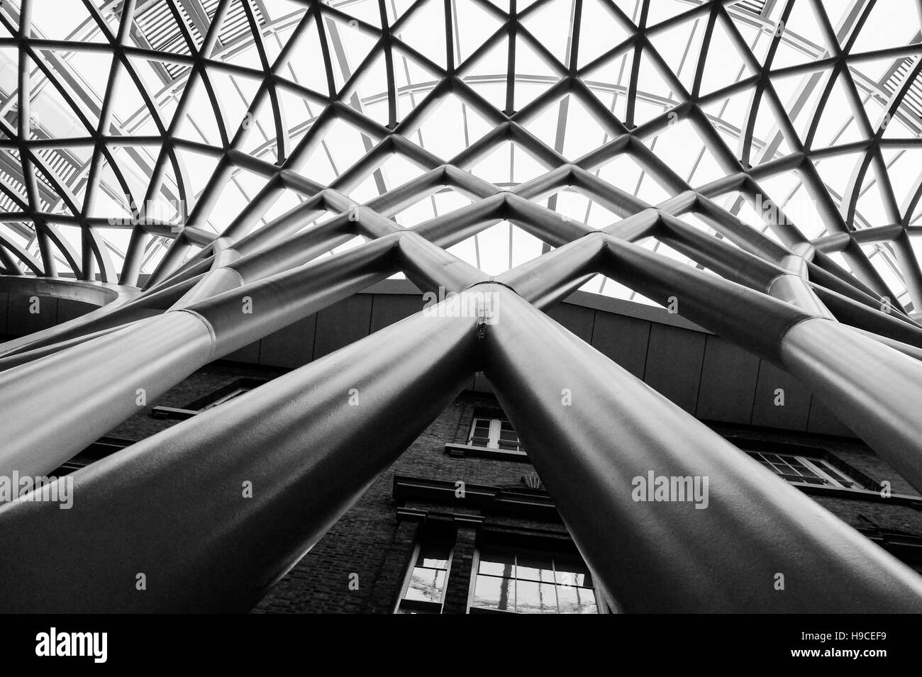 Architektonisches Detail am London Kings Cross Bahnhof. Stockfoto